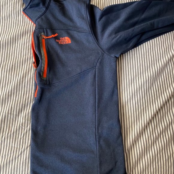 The North Face Quarter Zip (1/4 Zip) - Picture 5 of 5